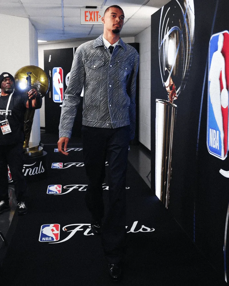 亚博体育-NBA官方晒文班亚马照片：才第三年他就准备好总决赛首秀了